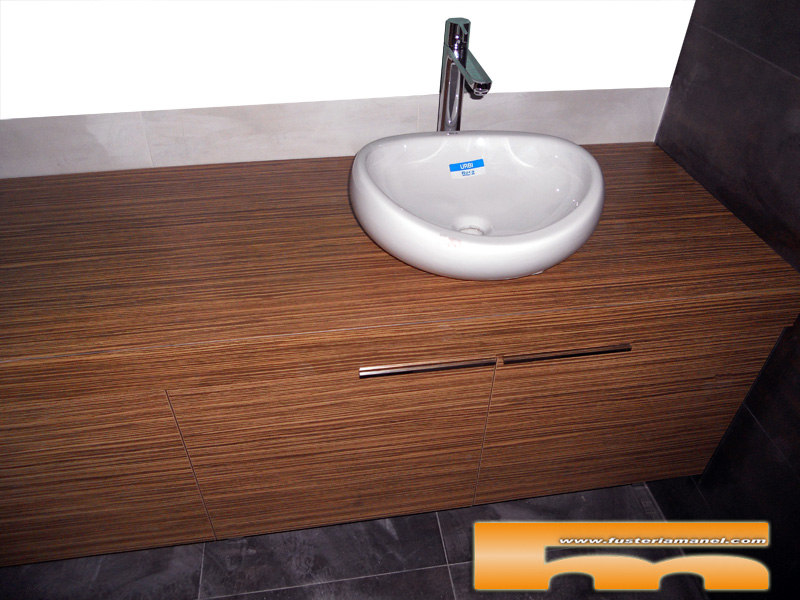 mueble baño a medida melamina zebrano sobre formica cornella de llobregat ruben